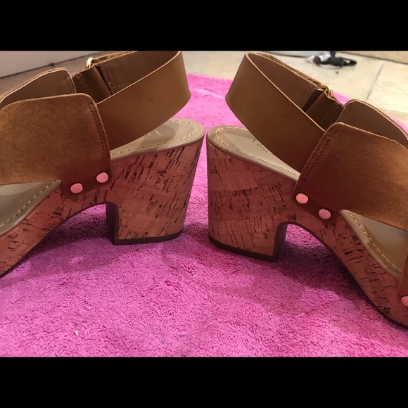 Franco Sarto platform wedge - Picture 3 of 6